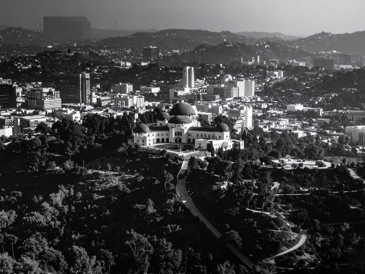 unversal_studiosla_render_black_white